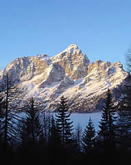 Lago di Alleghe in notturna